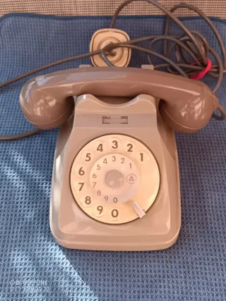 Teléfono antiguo sobremesa Italtel Beige