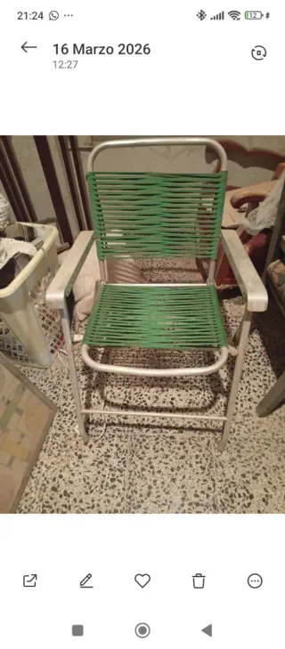 Sillas de playa antiguas verdes