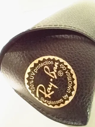 Estuche y caja Ray-Ban negro