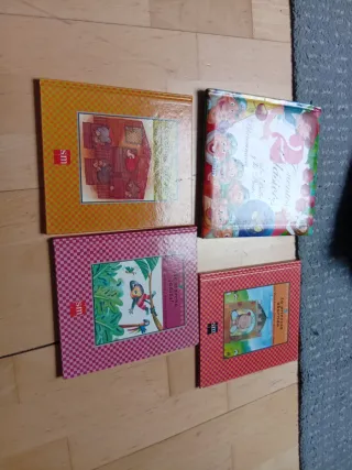 Lote de cuentos en mayúsculas