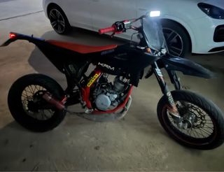Beta Track 2023 Supermotard Roja y Negra