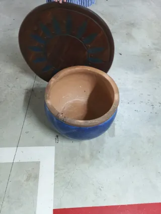 Mesa redonda rústica de madera