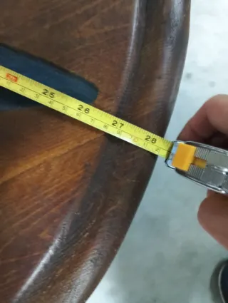 Mesa redonda rústica de madera