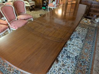 Mesa de comedor Luis XV extensible