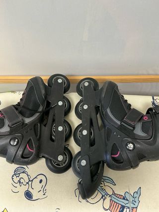 Patines en línea con protecciones y bolsa