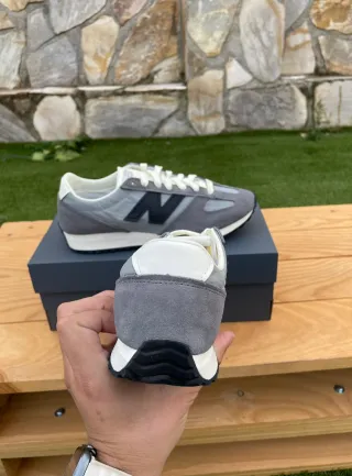 New Balance 471 Gris y Negro Talla 39.5