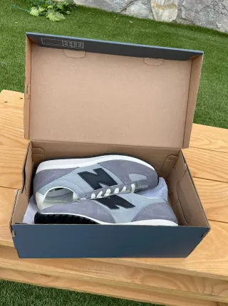 New Balance 471 Gris y Negro Talla 39.5