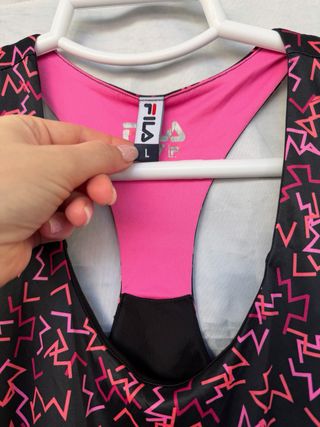 Top deportivo Fila estampado talla L
