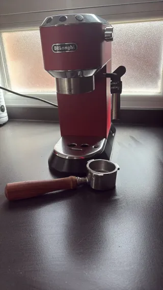 Cafetera DeLonghi Roja