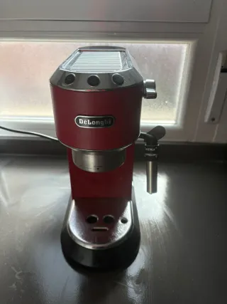 Cafetera DeLonghi Roja