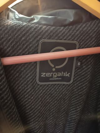 Abrigo Zergatik negro talla S