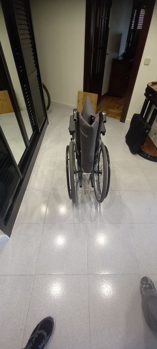 Silla de ruedas plegable