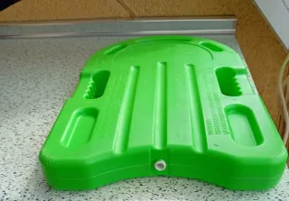 Tabla de natación verde para niños