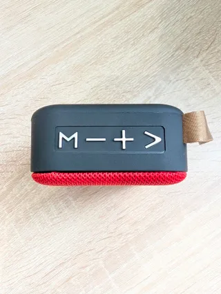 Altavoz Bluetooth Rojo y Negro