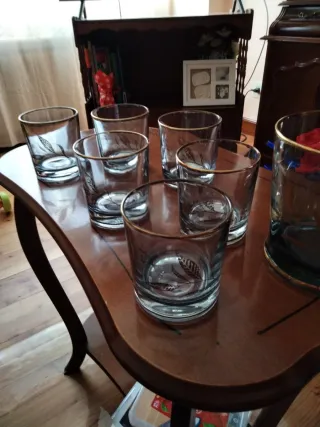 Juego Vasos y Hielera Cristal Dorado