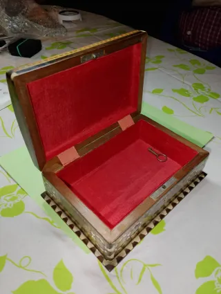 Caja joyero marquetería