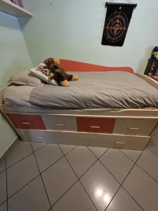 Cama nido beige y naranja