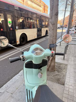 Vespa Primavera 125 Verde Automática