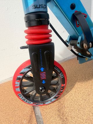 Patinete casi nuevo Oxelo MID5 Azul 6-9 años