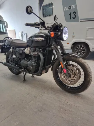 Triumph Bonneville T120 Black Moto
