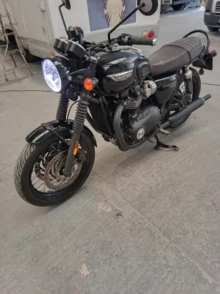 Triumph Bonneville T120 Black Moto