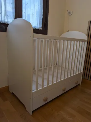 Cuna Ikea 2 alturas convertible en cama