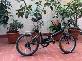 Bicicleta plegable negra