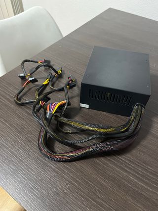 Fuente de Alimentación Njöit 750W