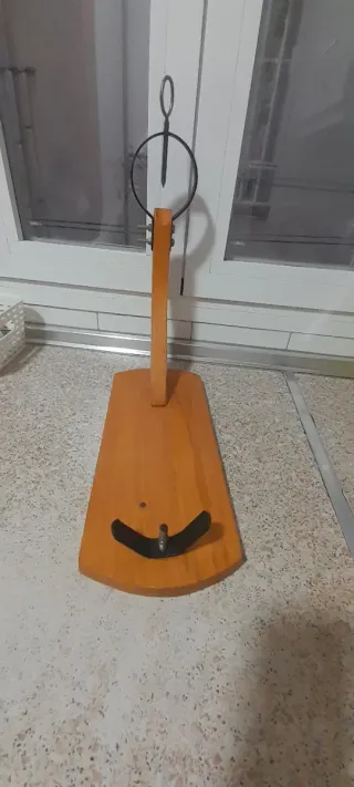Jamonero de madera y metal