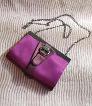 Bolso de fiesta tipo clutch satinado
