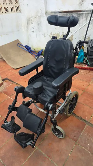 Silla de ruedas Invacare Rea Azalea basculante