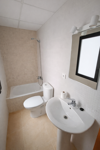 Alquiler de piso nuevo con piscina en Calasparra