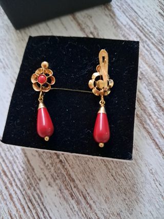 Pendientes Oro 18kt y Corales Naturales. Nuevos.