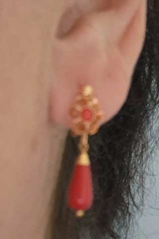 Pendientes Oro 18kt y Corales Naturales. Nuevos.