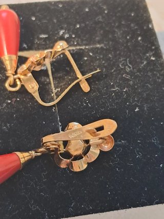 Pendientes Oro 18kt y Corales Naturales. Nuevos.