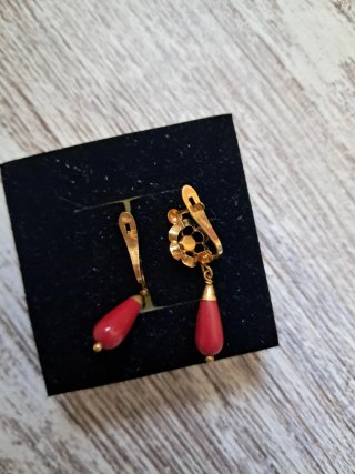 Pendientes Oro 18kt y Corales Naturales. Nuevos.