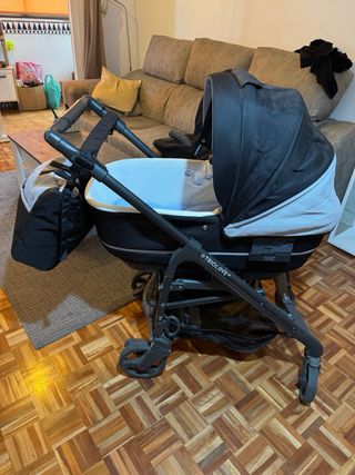 Silla de paseo y capazo Chicco