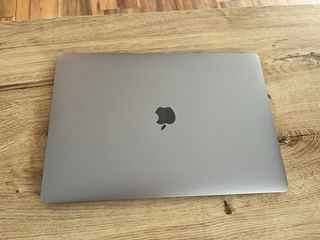 MacBook Pro 15 2018 i7 16GB 512GB SSD