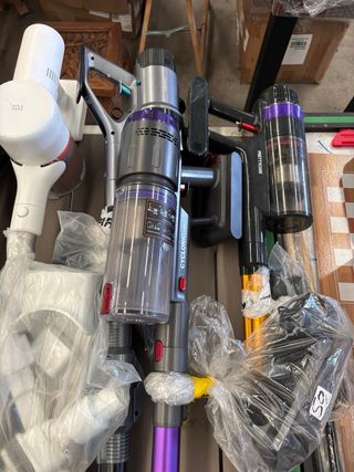 Aspiradoras de mano y escoba - Varios precios