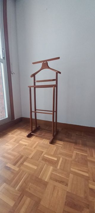 Galán de noche de madera