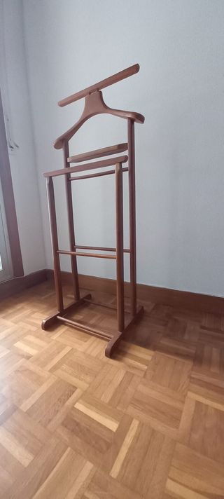 Galán de noche de madera