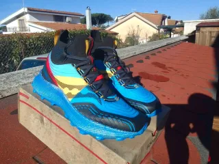 Saucony Endorphin Mid Runshield Scarpe da Corsa
