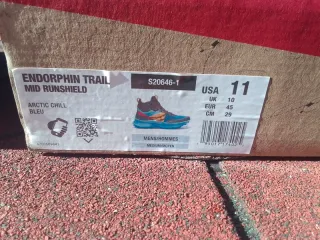Saucony Endorphin Mid Runshield Scarpe da Corsa
