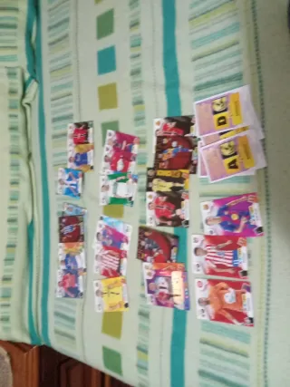 Lote cromos Adrenalyn 26 + 4 letras