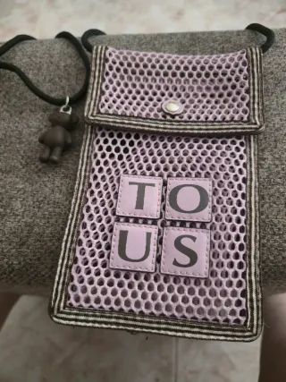 Porta móvil Tous rosa y marrón