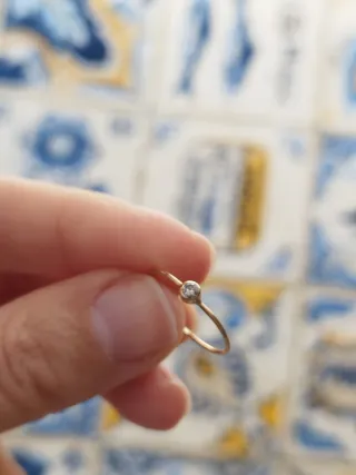Anillo solitario oro minimalista diamante