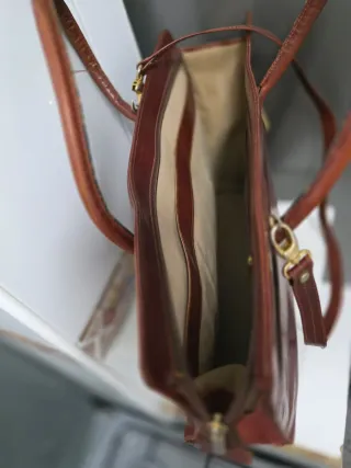 Bolso de cuero marrón