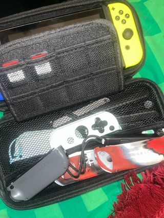 Nintendo Switch Azul y Amarillo