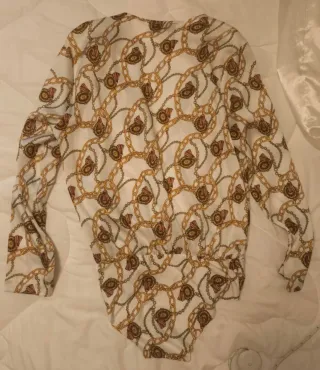 Body estampado cadenas y medallas