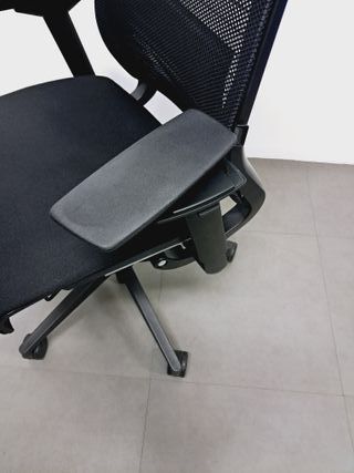 Sedia Steelcase Think Professional con poggiatesta